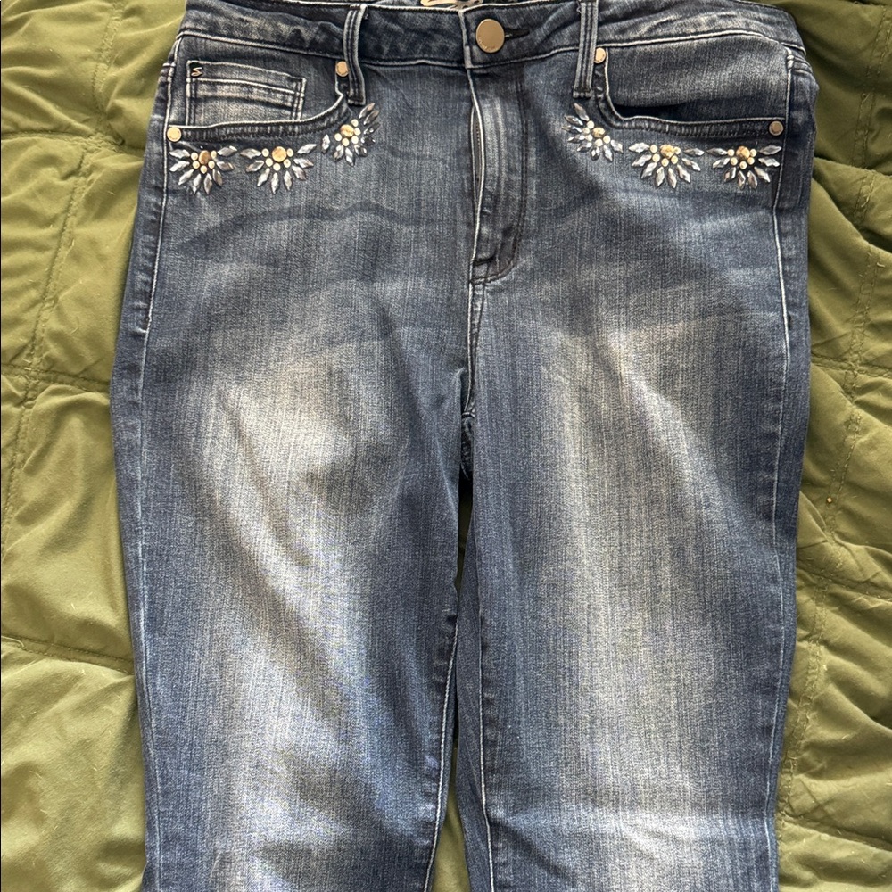 Seven7 Blue Jeans with Floral Embroidery